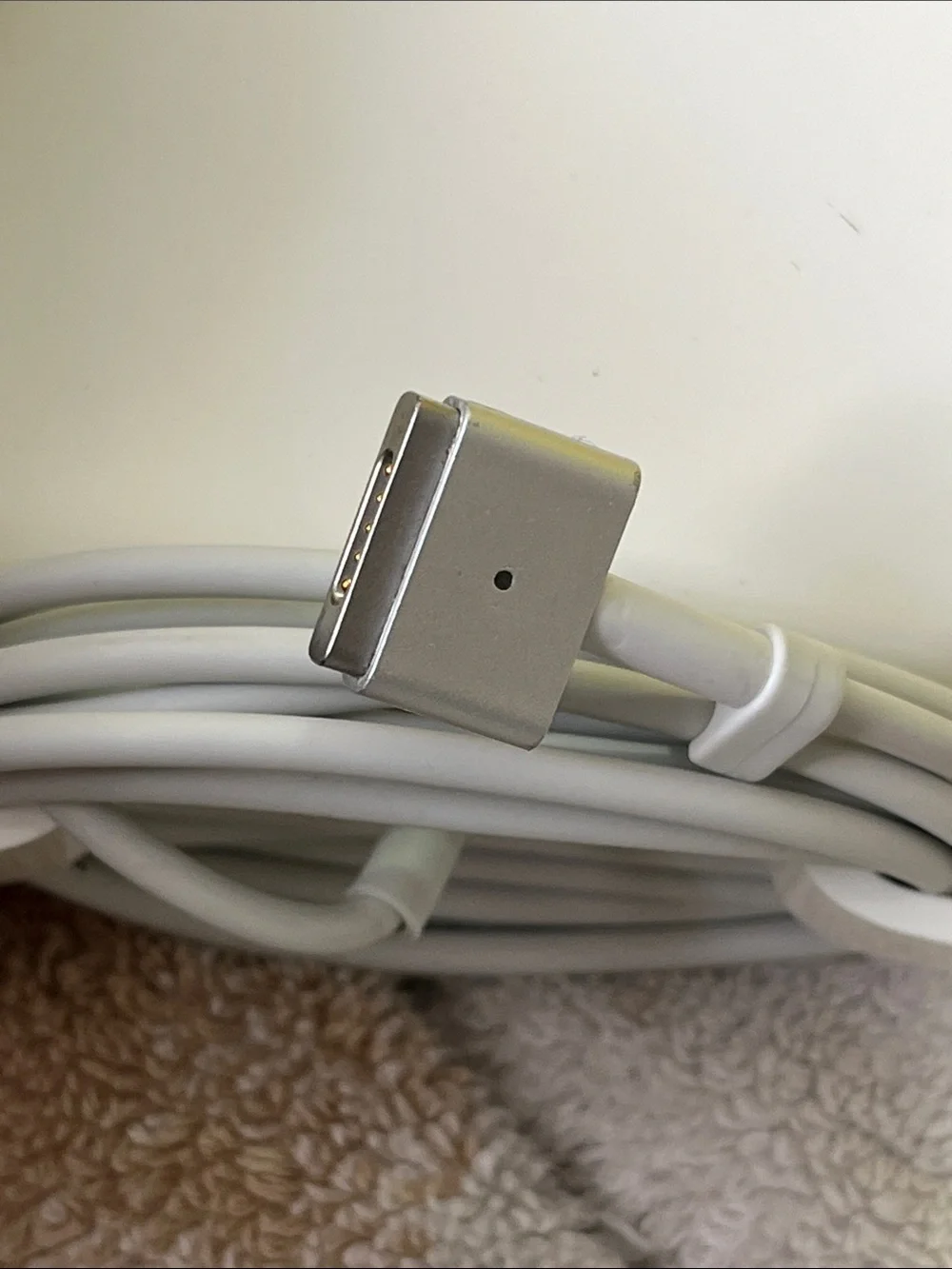 Apple White Magnetic Laptop Power Adapter Charger with Cable